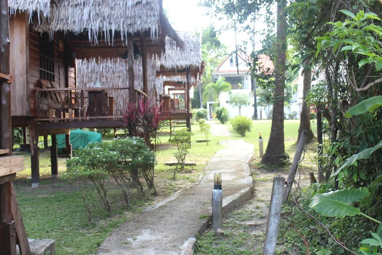 Деревянный коттедж Eden Lanta Bungalow Ко-Ланта