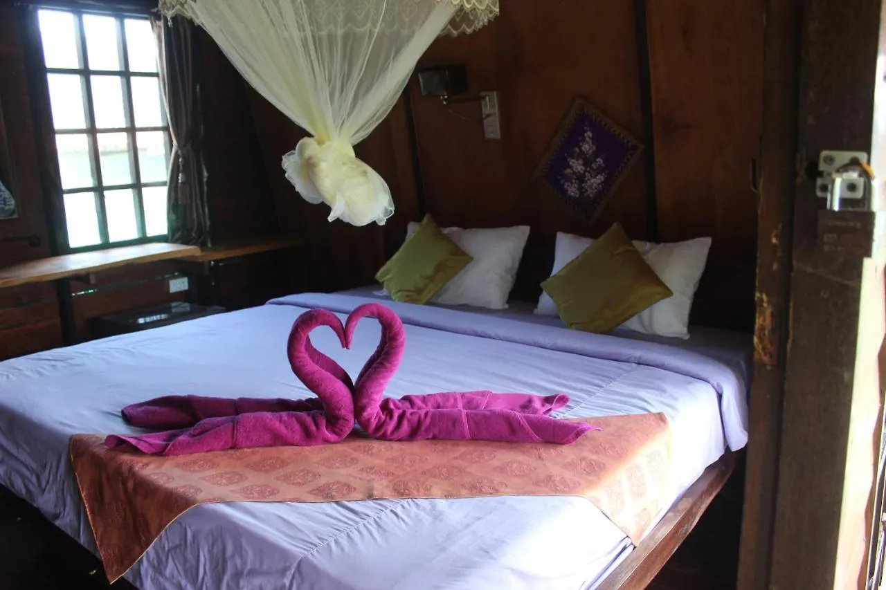 Деревянный коттедж Eden Lanta Bungalow Ко-Ланта